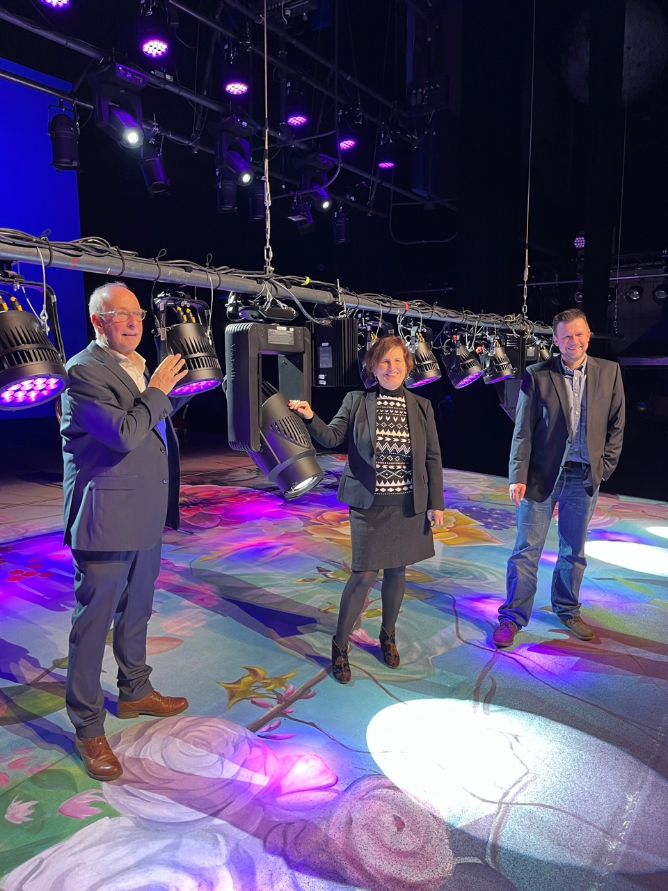 Pfalztheater-Bühne in neuem Licht